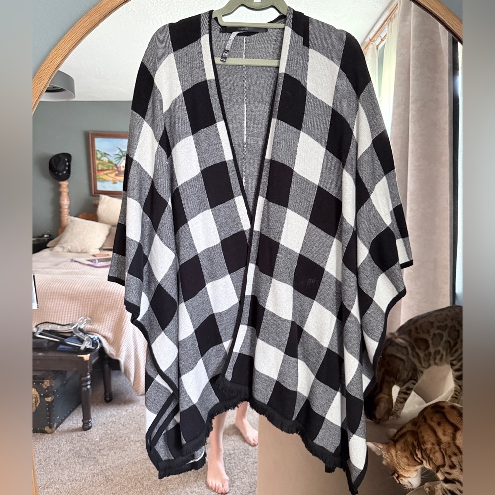 Kensie Monochrome Herringbone Poncho